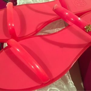 Tory Burch Jelly Sandals in Fluo Pink Size 8
